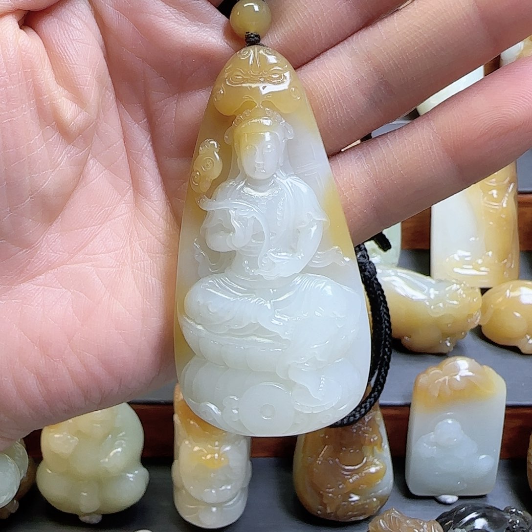 和田玉（糖玉）颈饰未镶嵌C***s