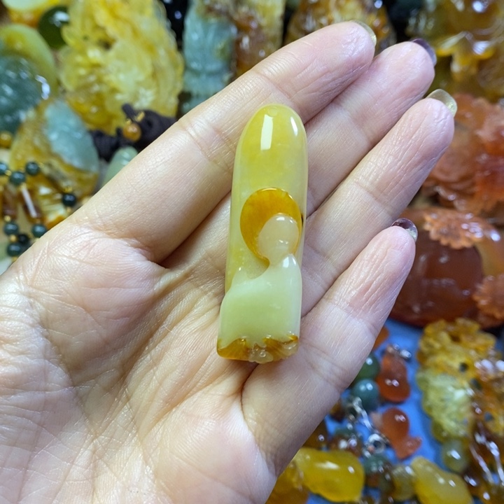 蛇纹石玉颈饰未镶嵌
