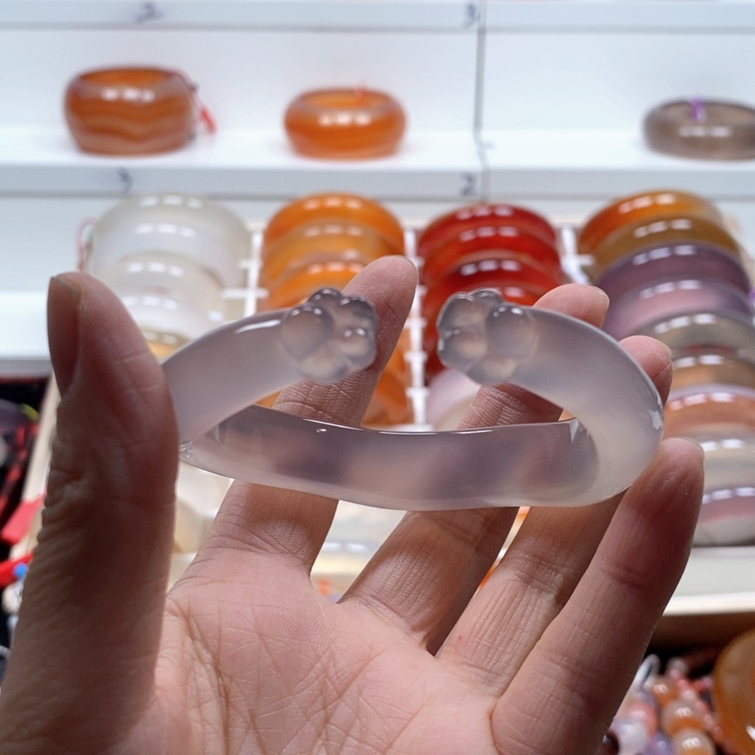 萨***贝玛瑙/玉髓手镯未镶嵌55.8