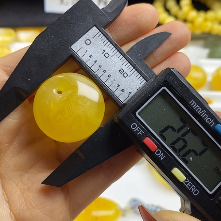 蜜蜡裸石未镶嵌微瑕，4.2g