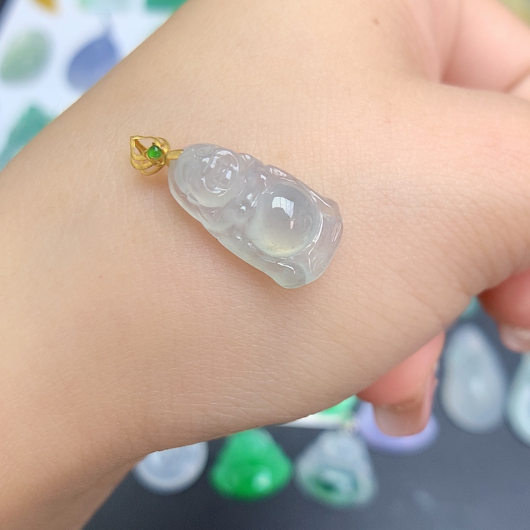 翡翠18K金镶嵌颈饰佛公