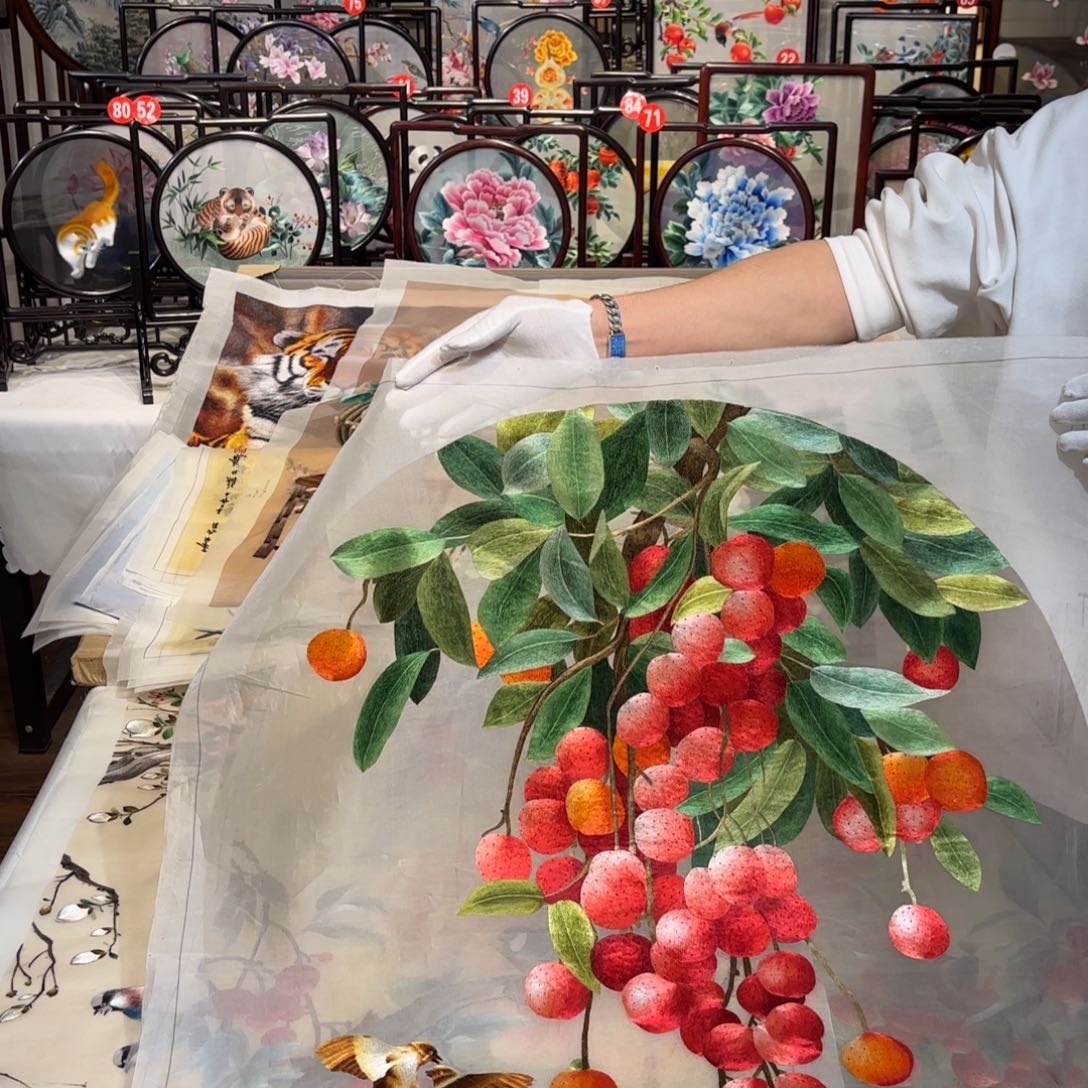 织绣纯手工制作工艺精湛精巧