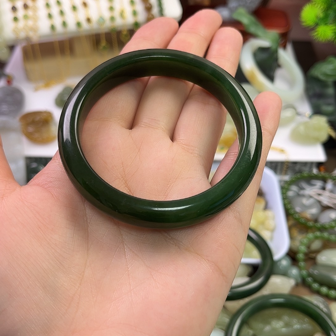 和田玉未镶嵌颈饰小*