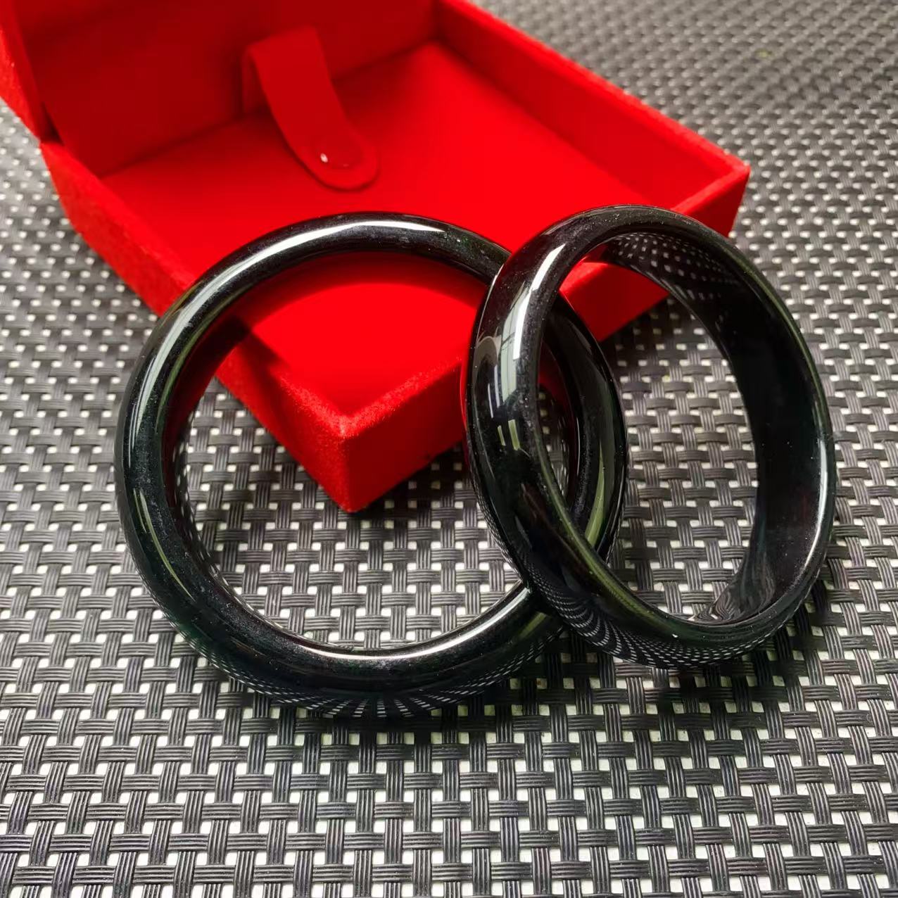 [石矿]墨色常规时尚女多样性发一个奇石