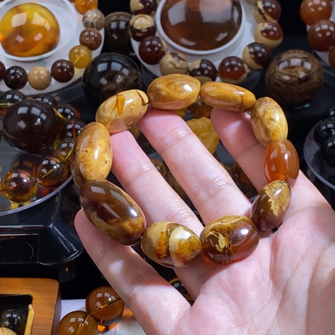 未镶嵌琥珀珠宝奇石