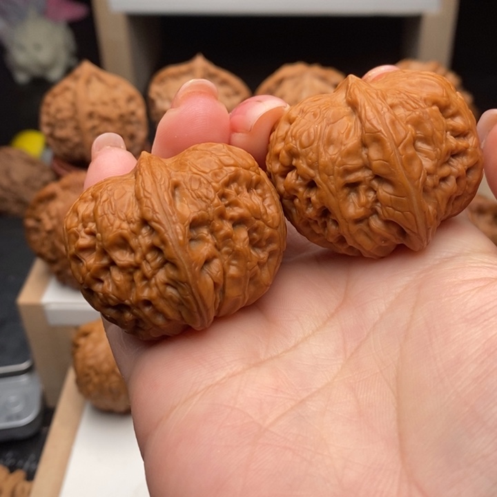 文玩核桃把件元宝48全品