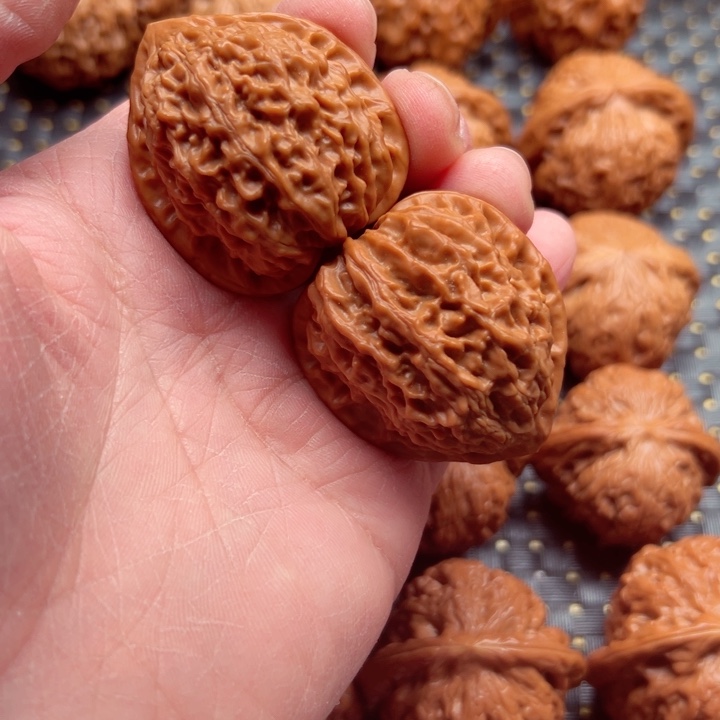 文玩核桃吊坠金牛38货头全品