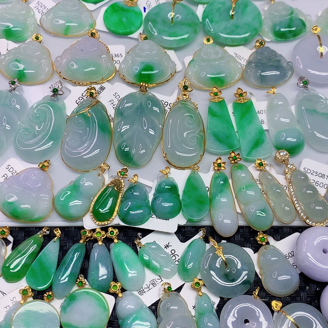 翡翠未镶嵌颈饰翡翠