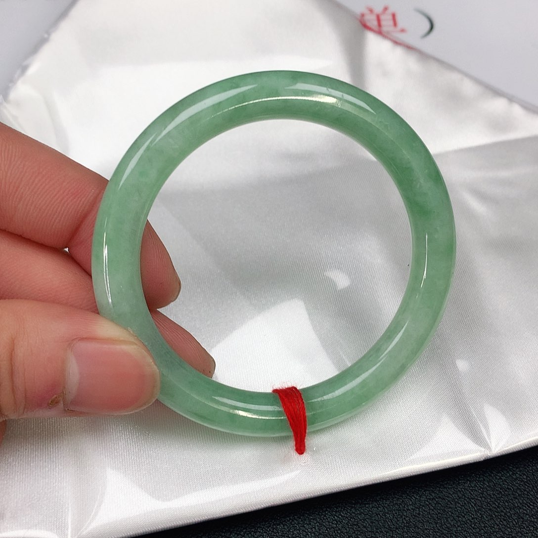 翡翠手镯未镶嵌圈51