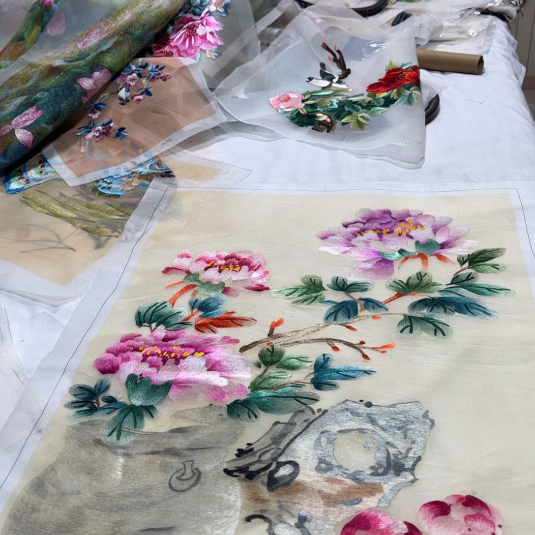 刺绣小*点纯手工打造陆老师