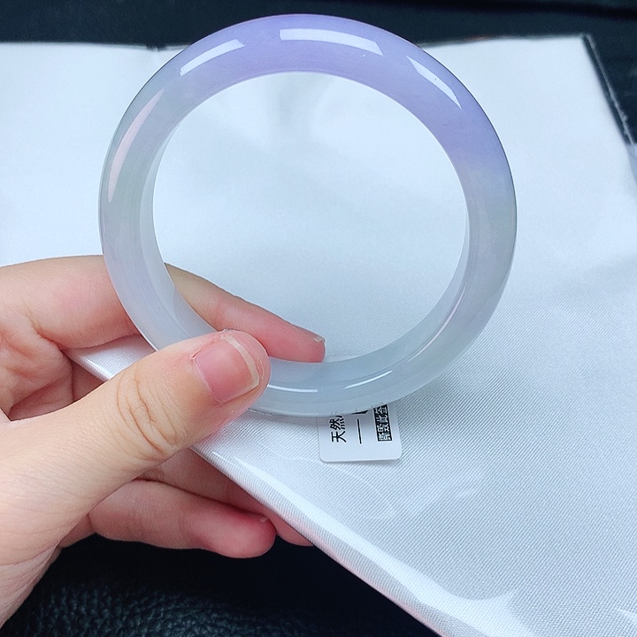 翡翠手镯未镶嵌55圈