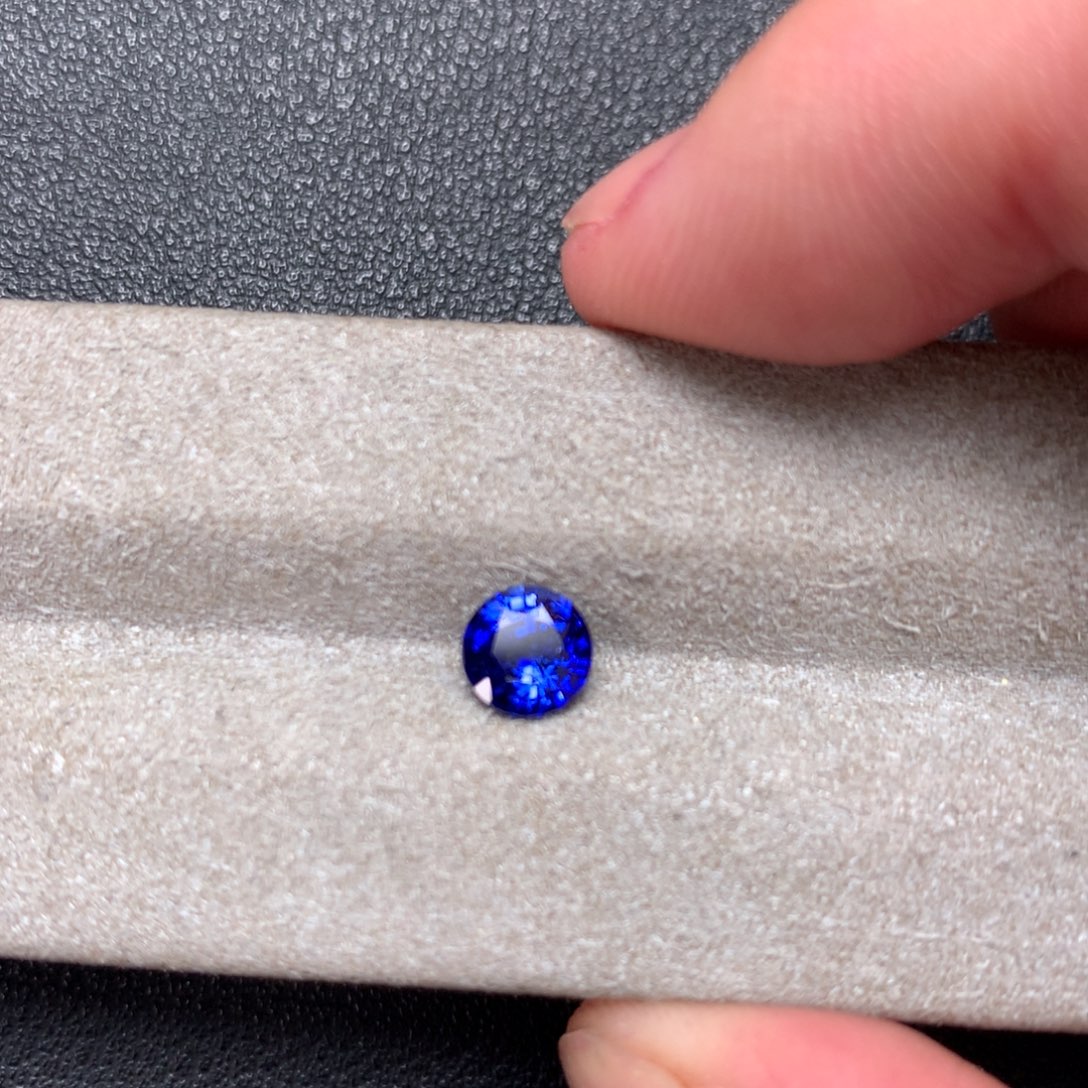 彩色蓝宝石裸石1.02ct裸石