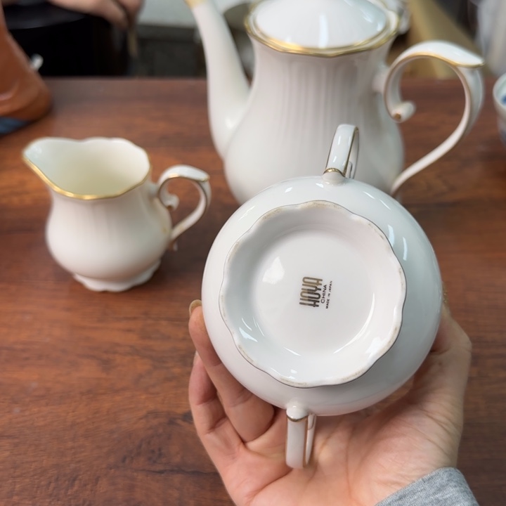 一个陶瓷物件哈哈哈哈