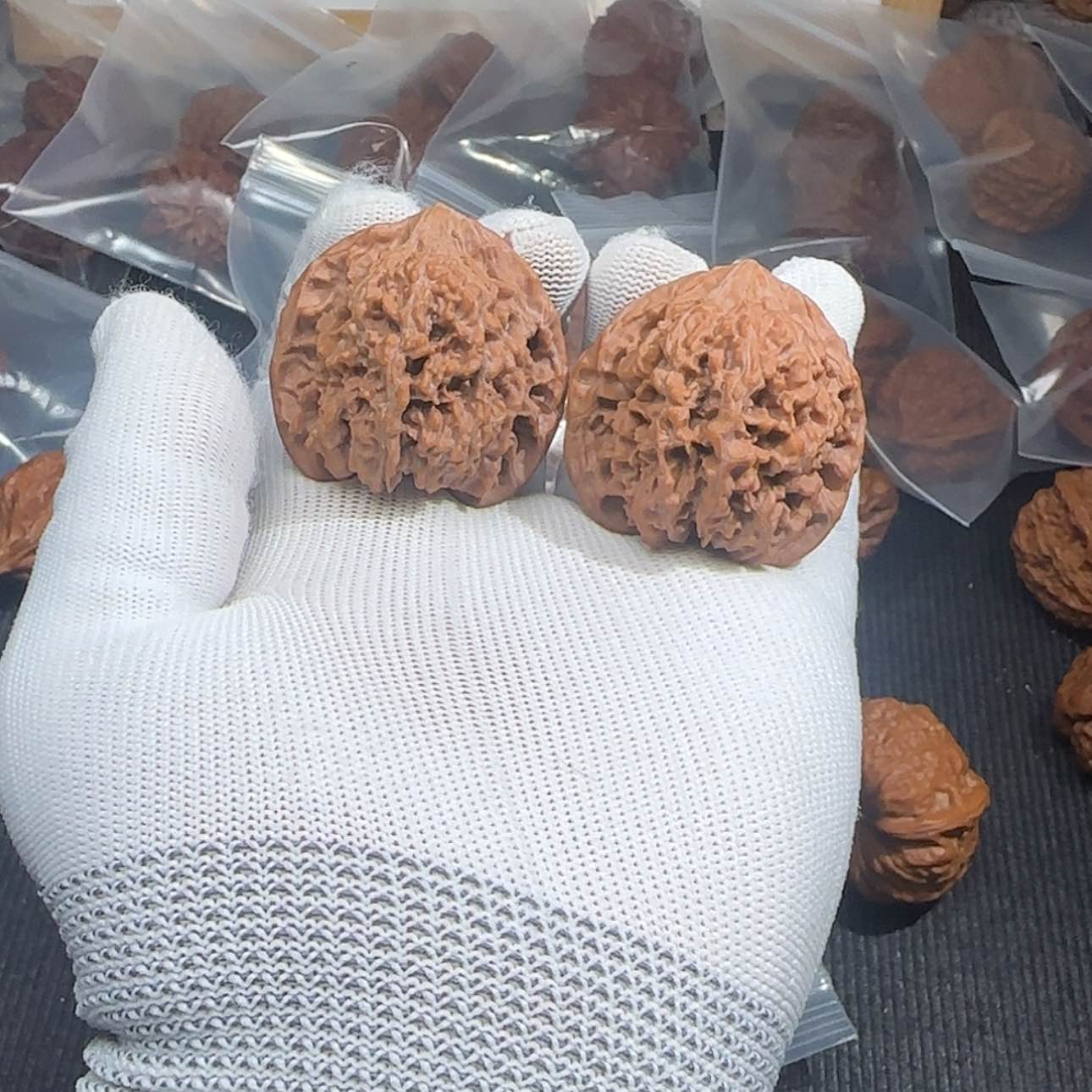 【闪购商品】文玩核桃把件满天星