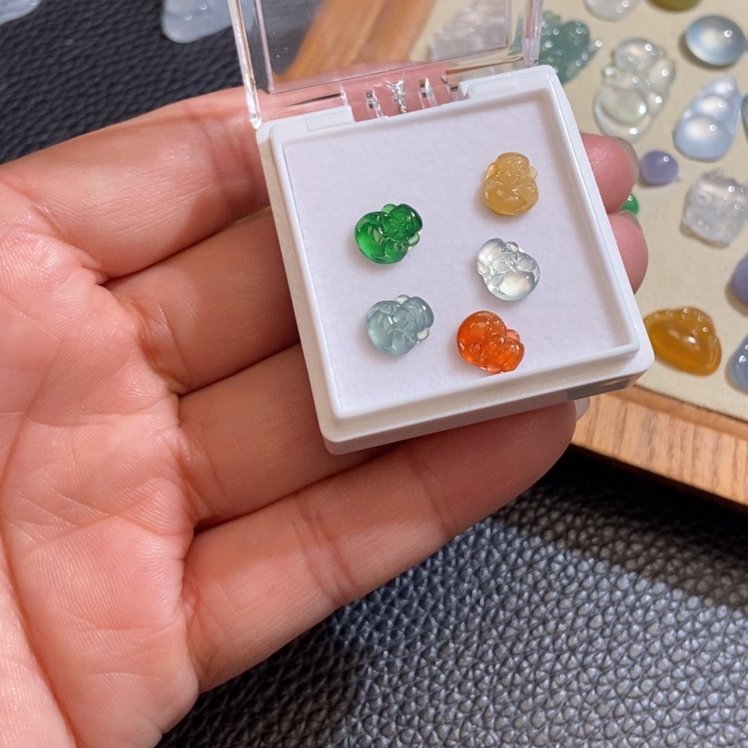 未镶嵌定制翡翠翡翠