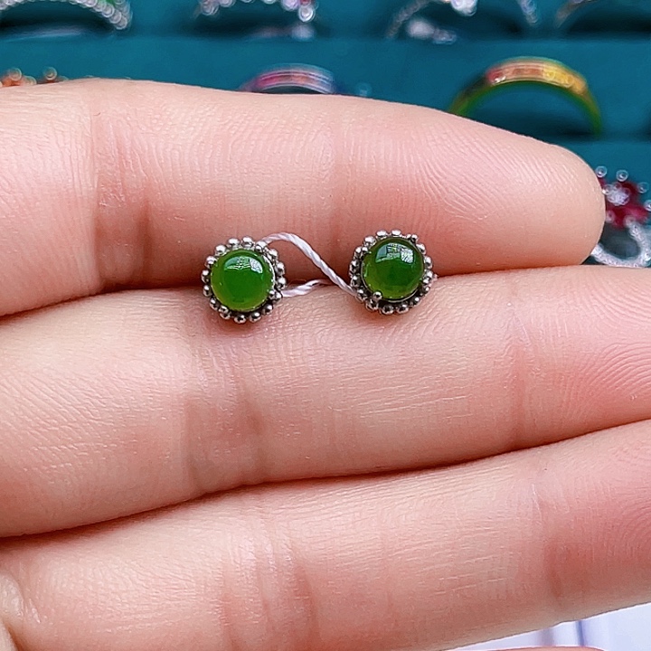 和田玉耳饰未镶嵌