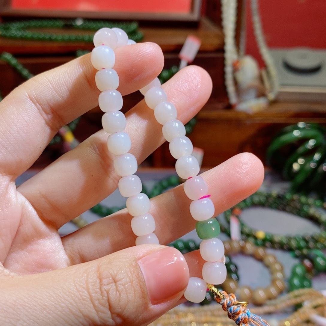 和田玉未镶嵌颈饰?****起