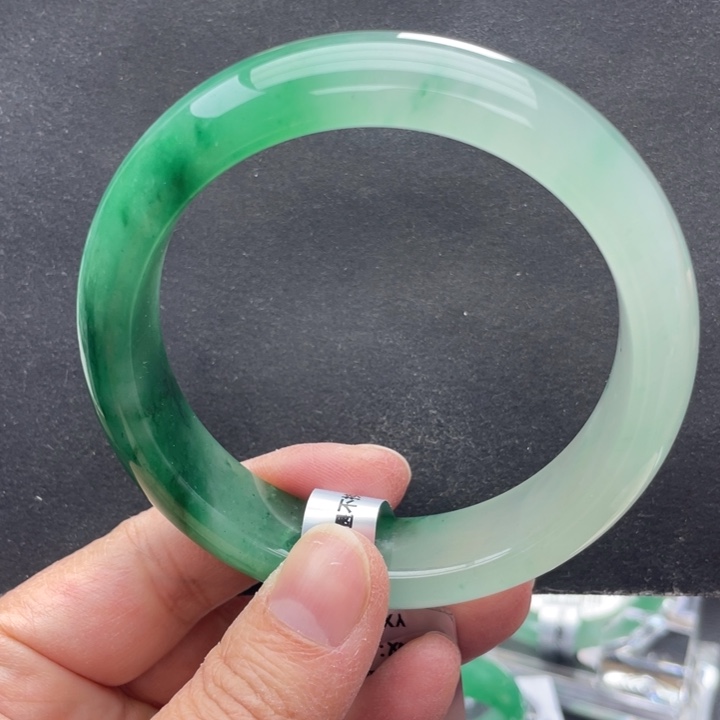 石英质玉未镶嵌手镯60