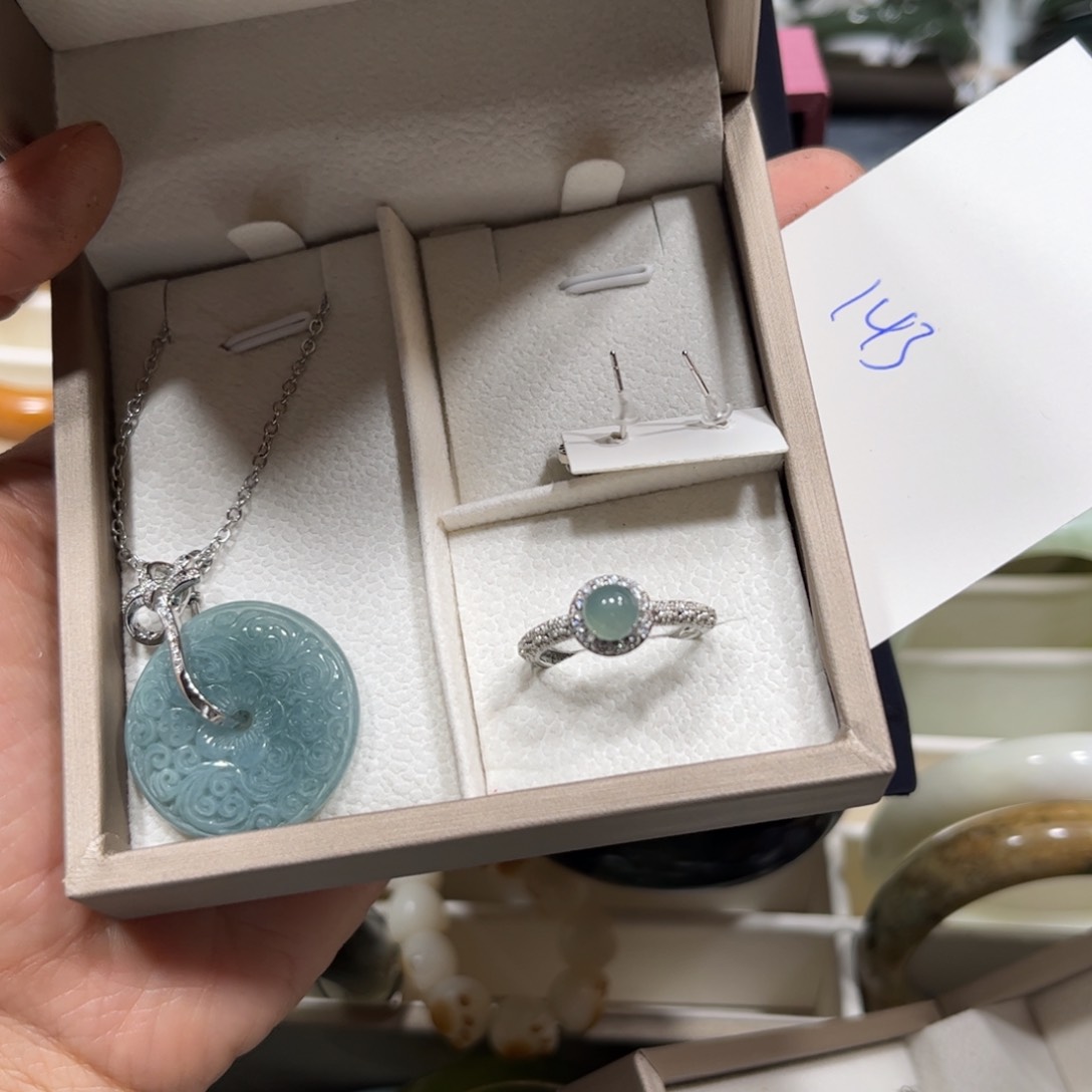 翡翠颈饰未镶嵌❤️***