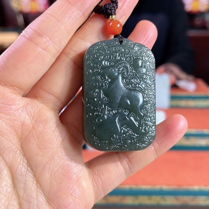 和田玉吊坠未镶嵌