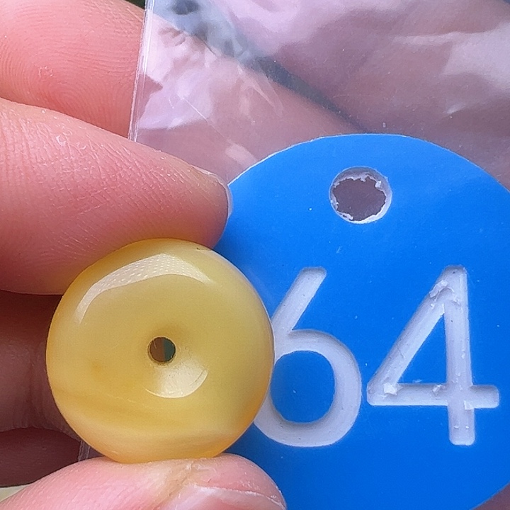 蜜蜡裸石未镶嵌微瑕17m m