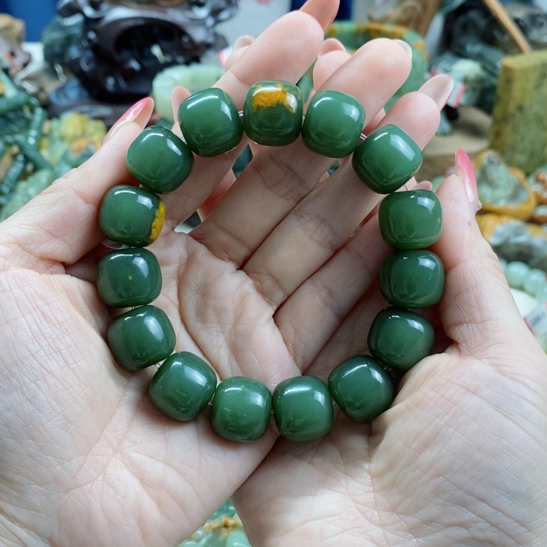 透闪石质玉手链未镶嵌