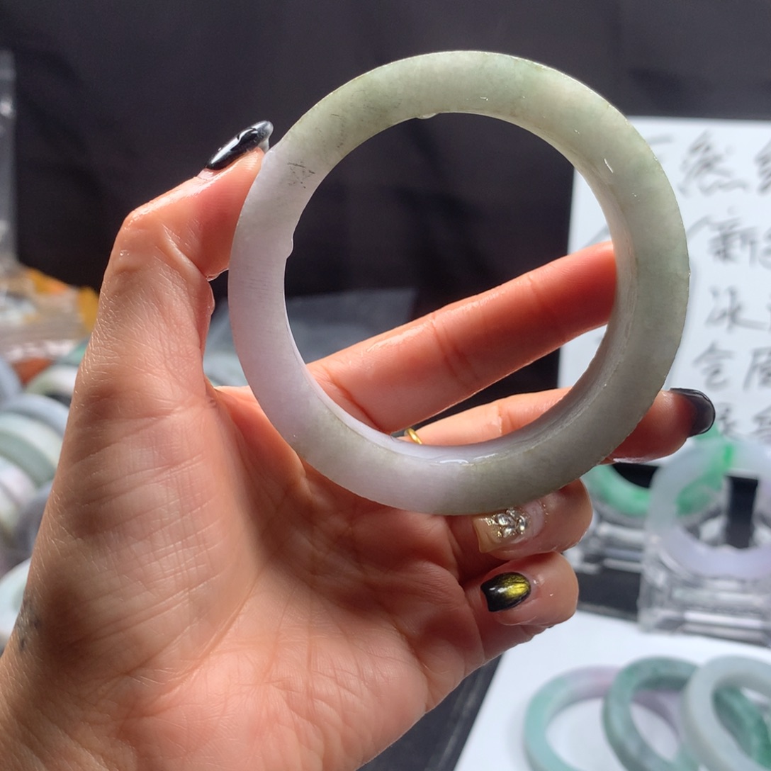 定制翡翠未镶嵌手镯