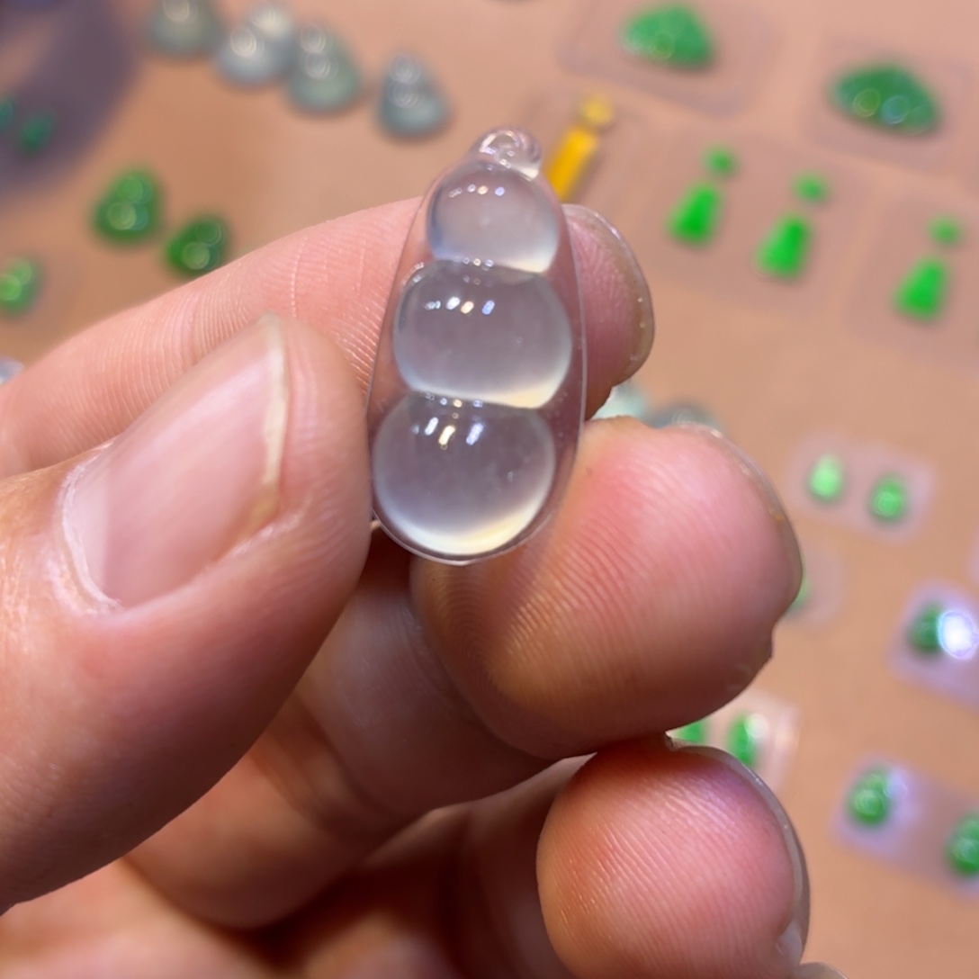 翡翠未镶嵌戒指豆子