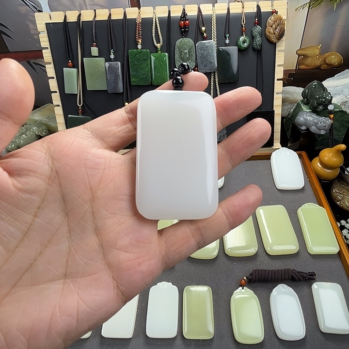 Y***@白四六面包牌无事牌