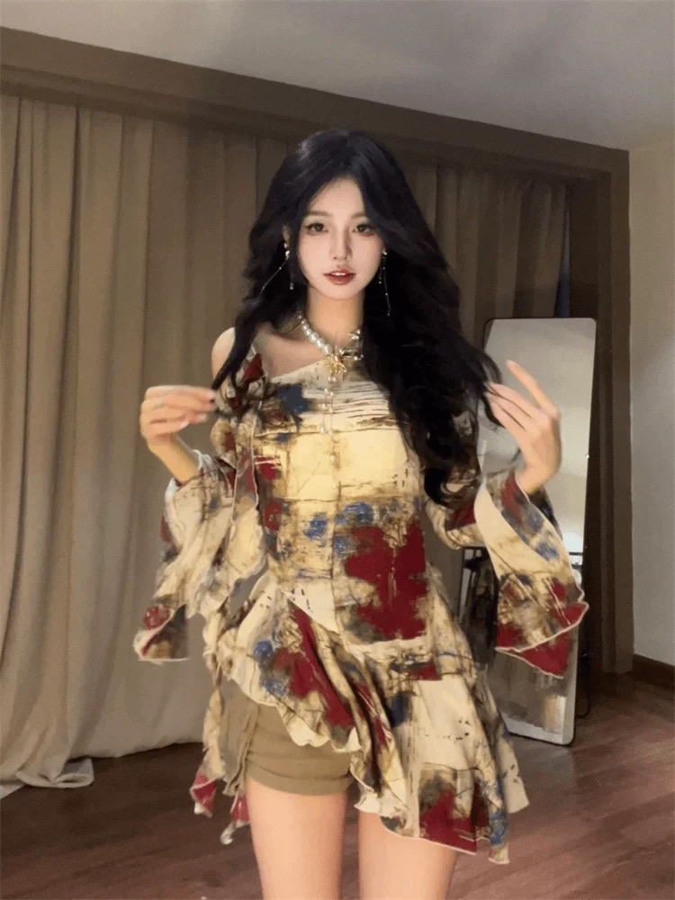 宫廷风不规则油画衬衫女春季复古御姐新款衬衣清冷露肩喇叭袖上衣