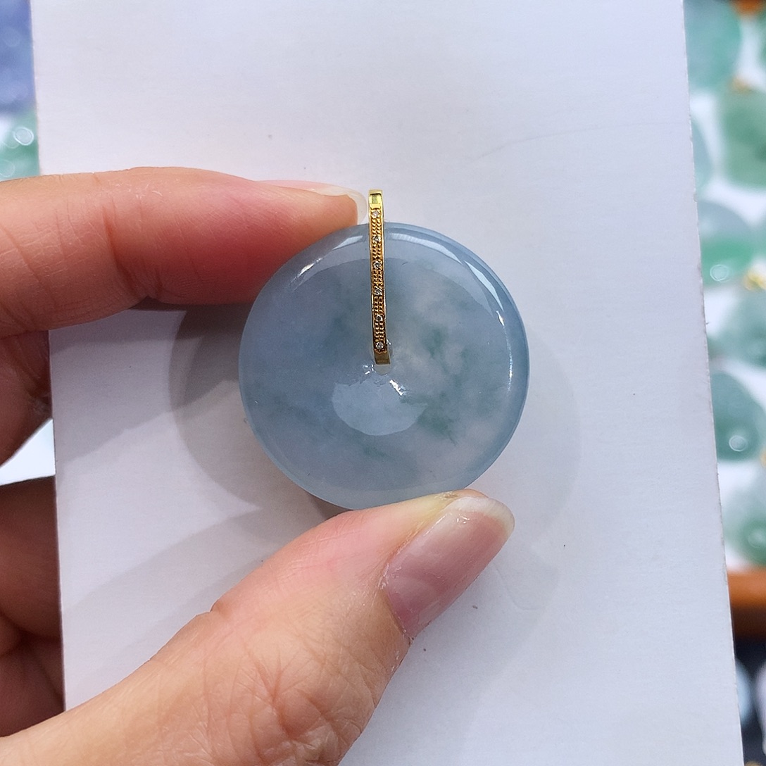 翡翠18K金镶嵌颈饰翡翠吊坠