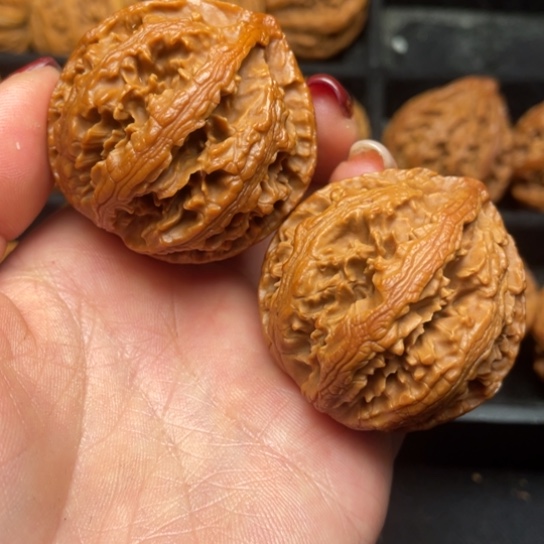 文玩核桃吊坠秦岭野生核桃