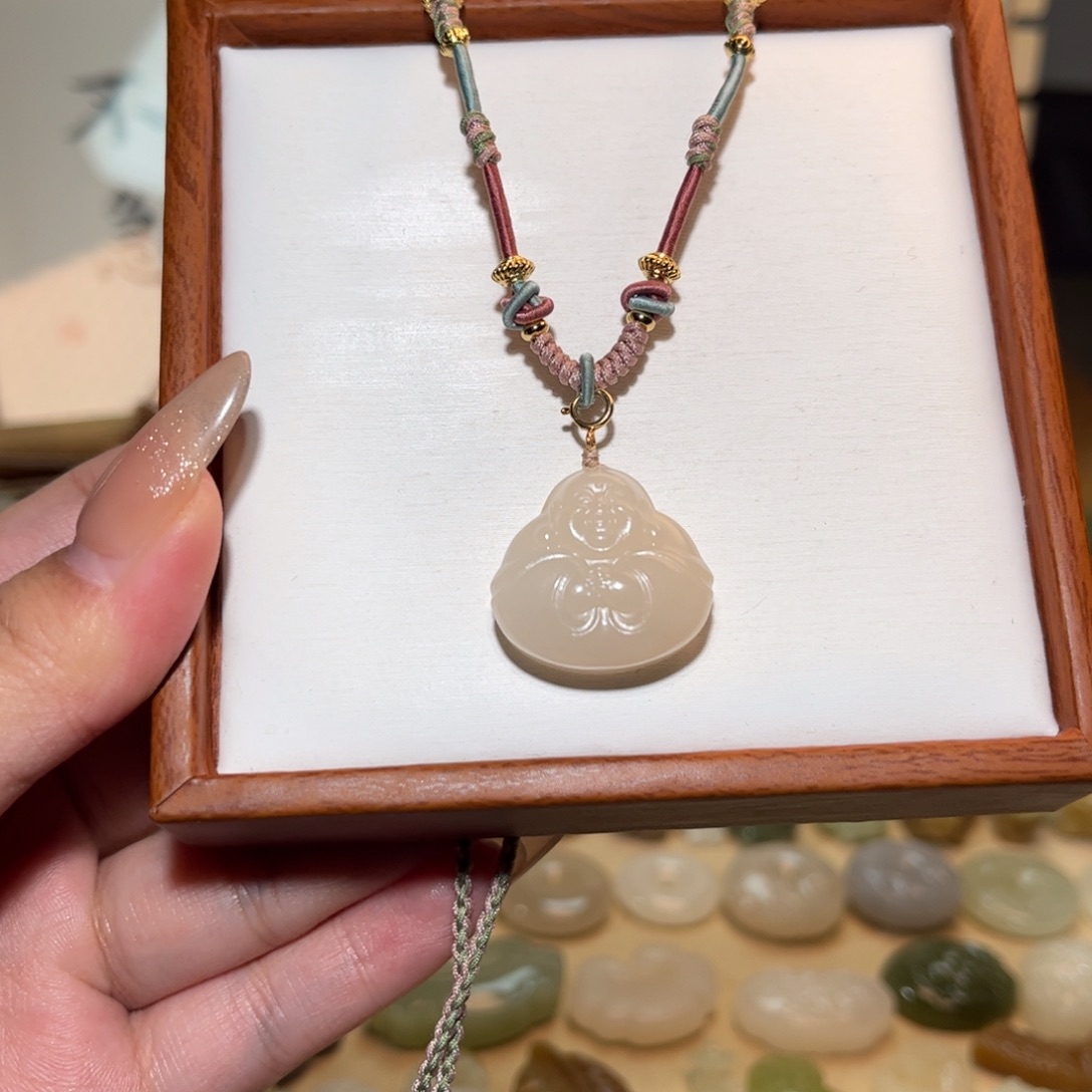 和田玉颈饰未镶嵌小*