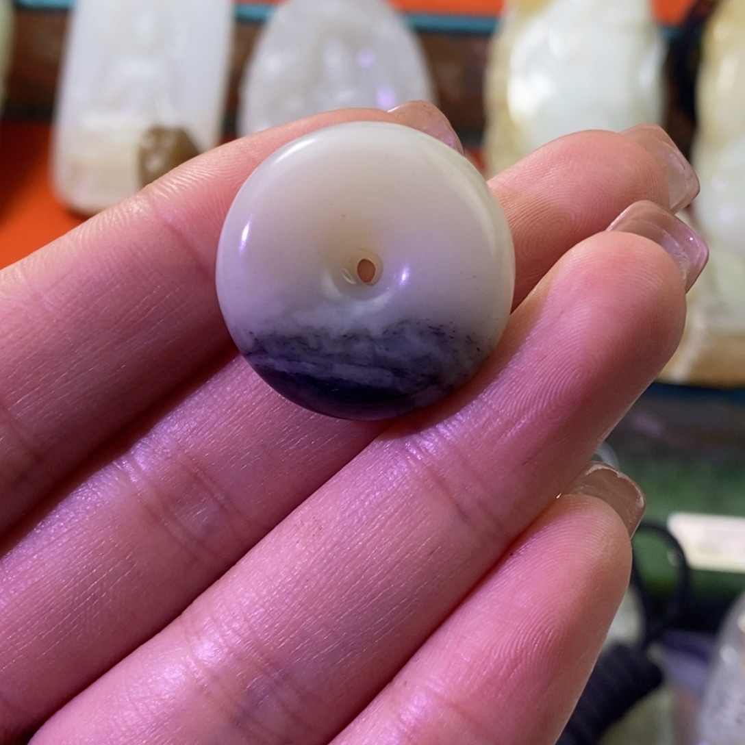 雪***山和田玉未镶嵌颈饰