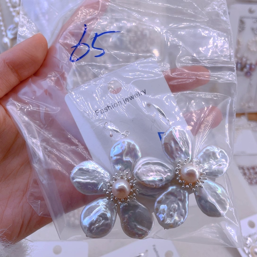 未镶嵌耳饰淡水珍珠耳饰