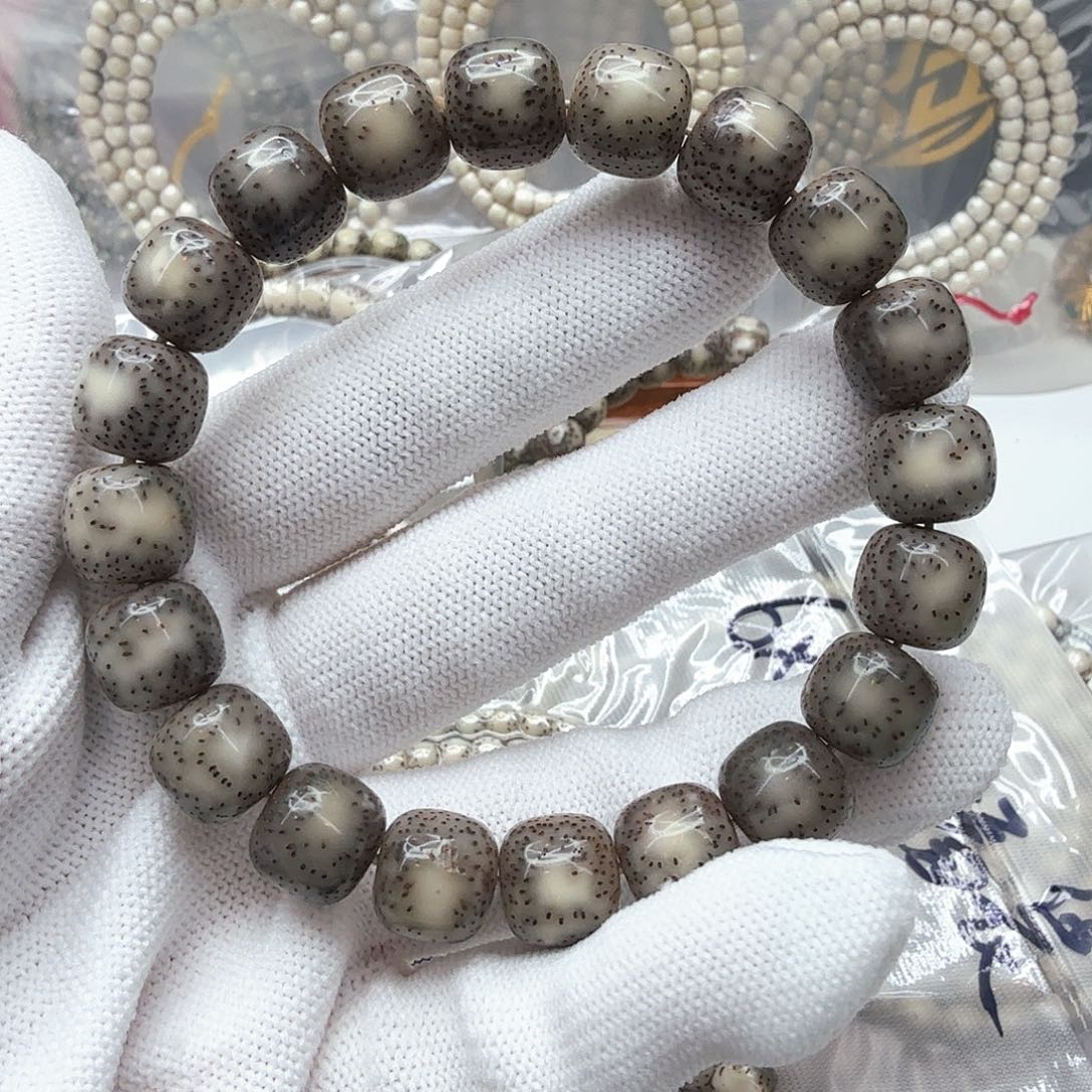 星月菩提吊坠L***·2黑冰12左右