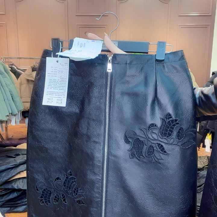 120……130斤皮短裙