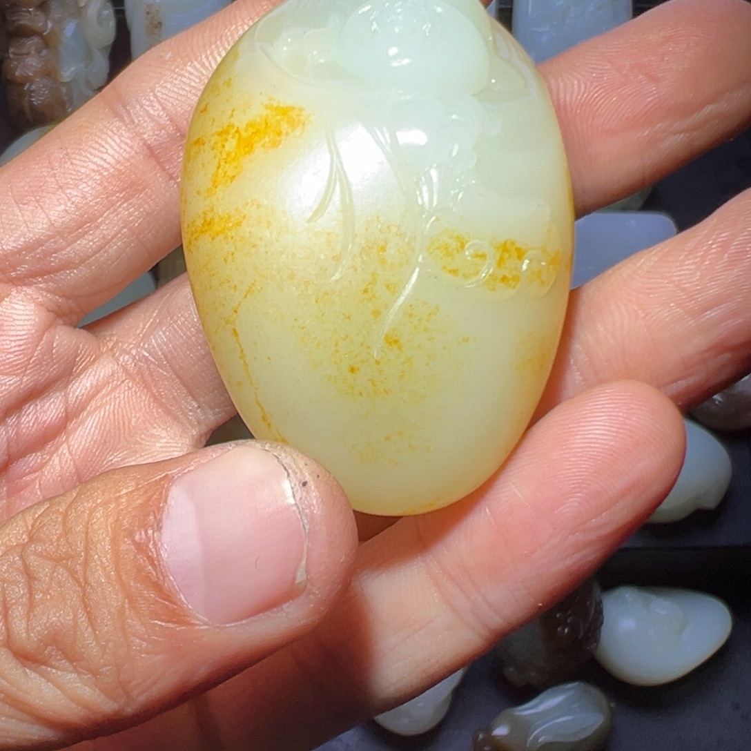 用***1和田玉未镶嵌颈饰