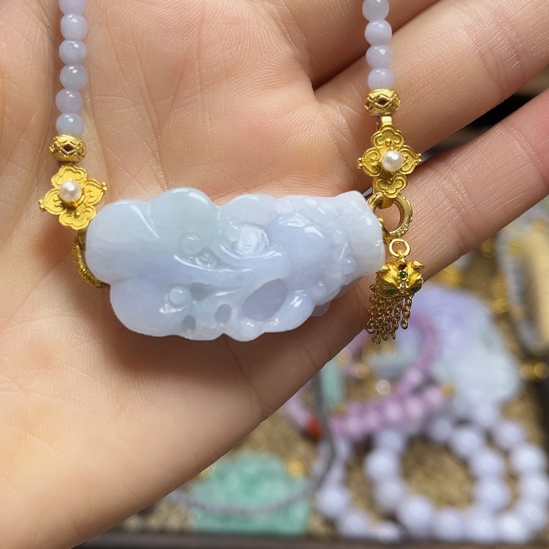 翡翠颈饰未镶嵌天然翡翠