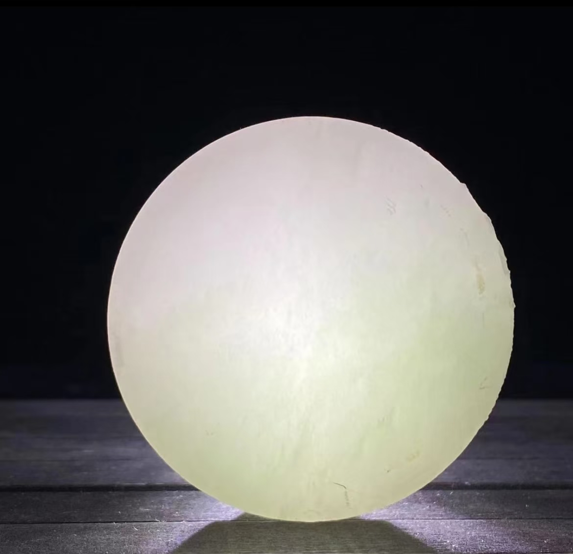 只买单纯的吊坠，没带链子，属的性质。吊坠 纯天然冰飘花芯免费加工