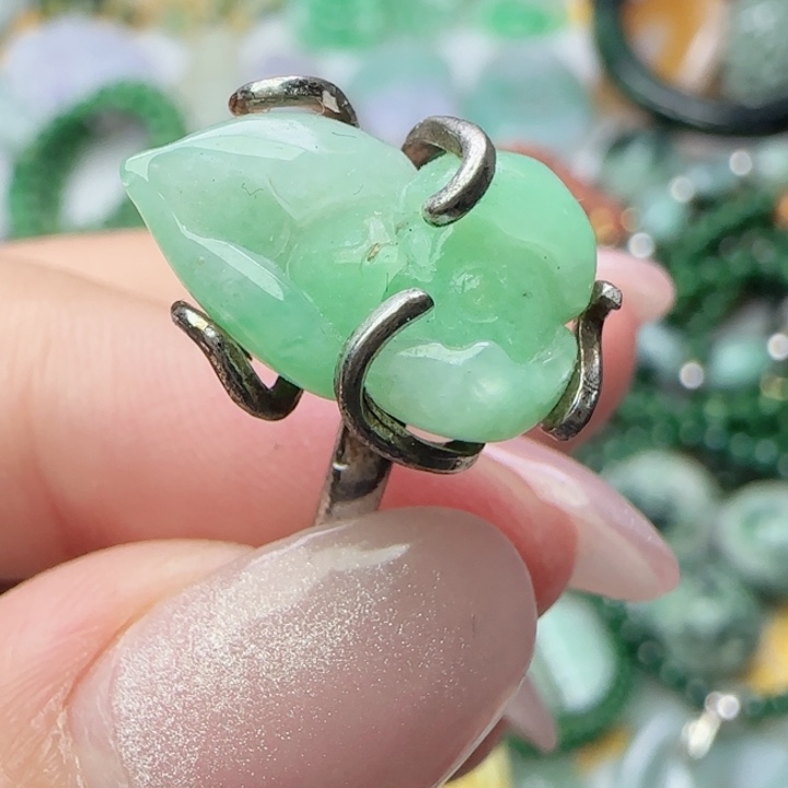 翡翠未镶嵌颈饰天然A货69