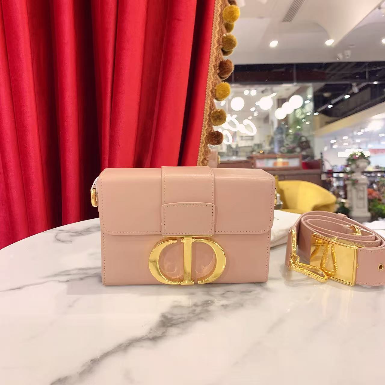 95新 DIOR/迪奥 GGS迪奥蒙田30盒子包粉金牛皮69021567