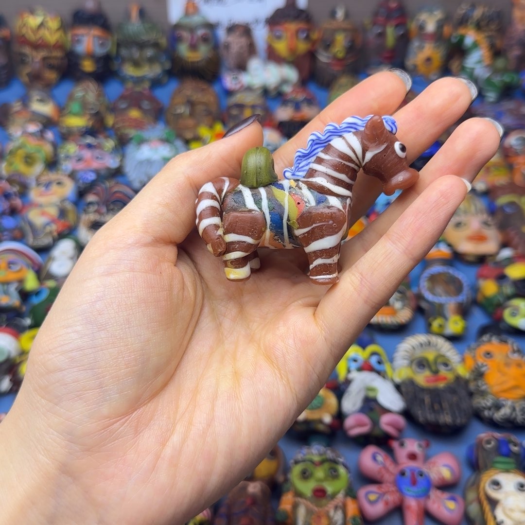 琉璃非金属玻璃颈饰大马瑕疵款不退换