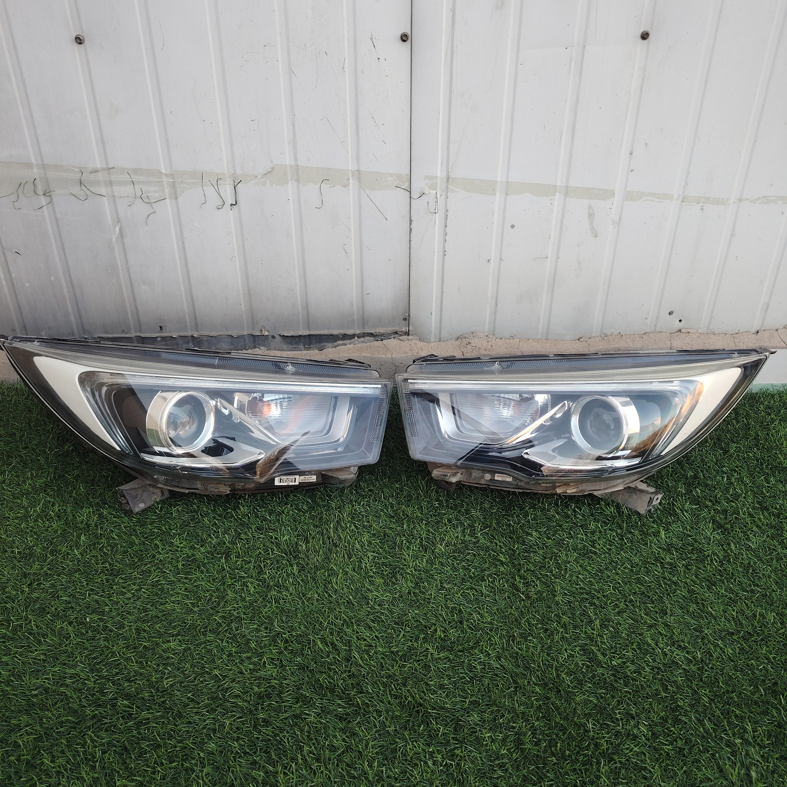 适配长安欧尚A600前大灯前照明灯前车灯远近光灯