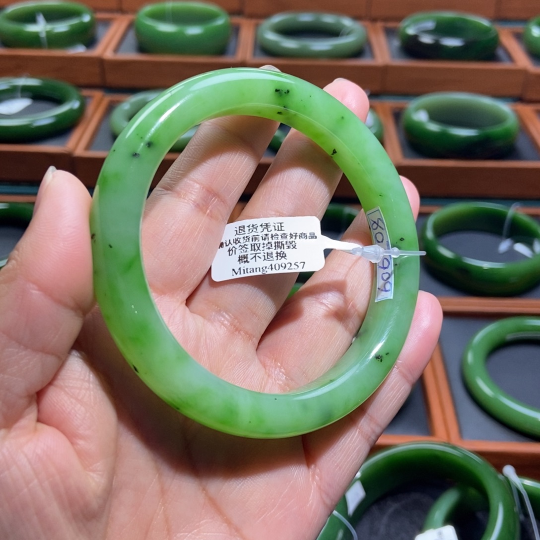 和田玉（碧玉）未镶嵌手镯苹果绿6061