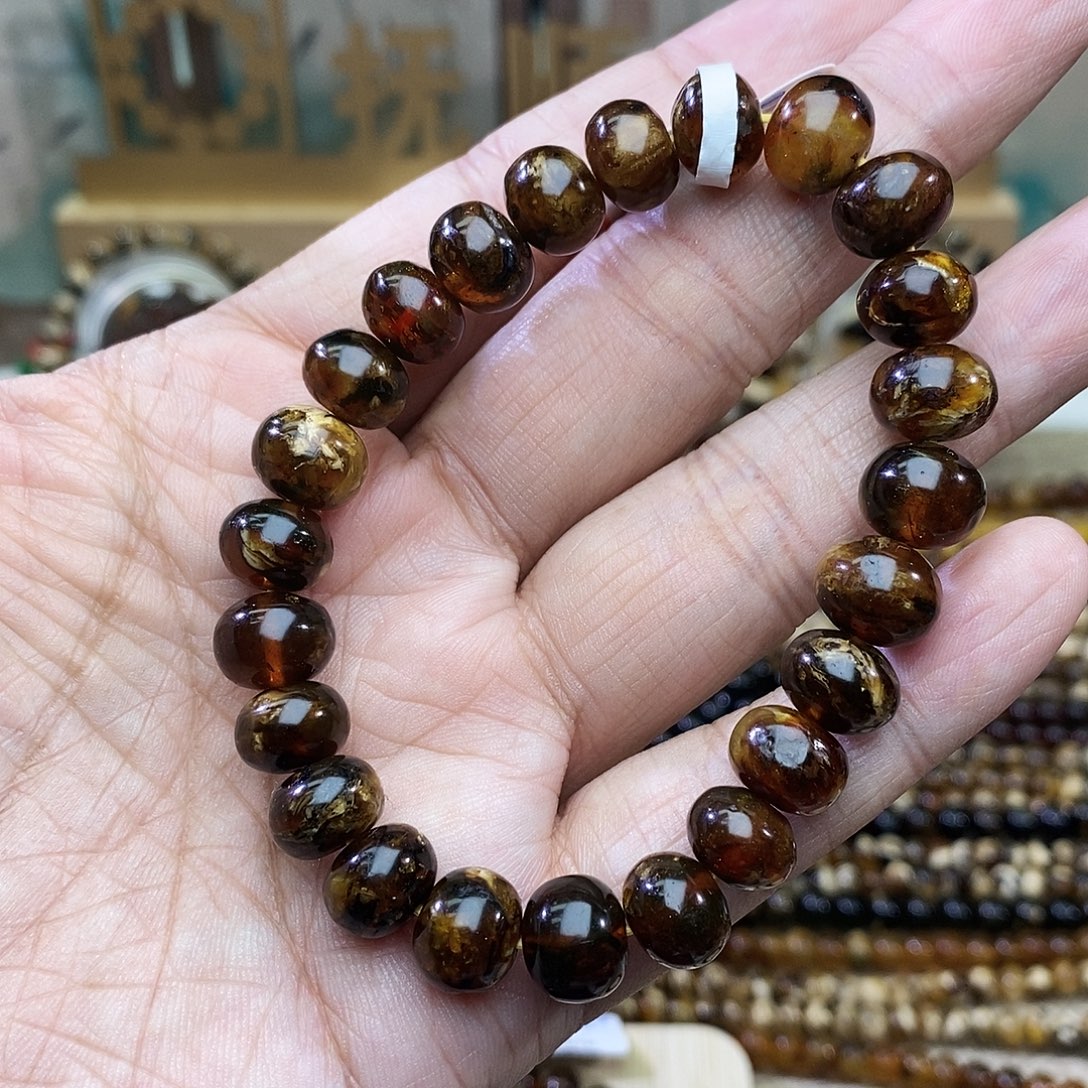 用***上琥珀未镶嵌裸石10