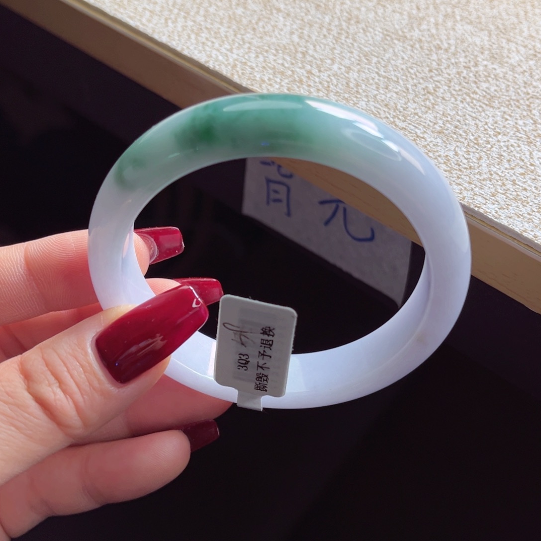 翡翠手镯未镶嵌手镯