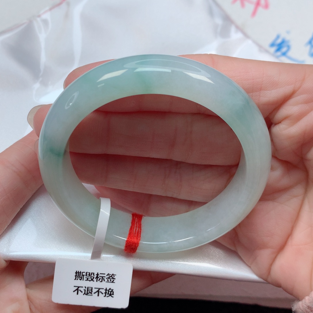 翡翠手镯未镶嵌52.5圈 淡晴底
