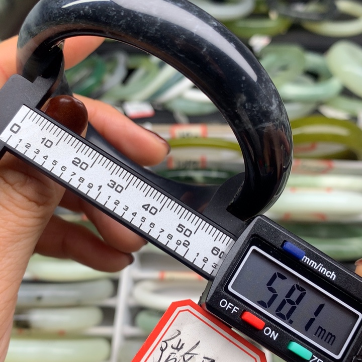 蛇纹石玉未镶嵌手镯1016