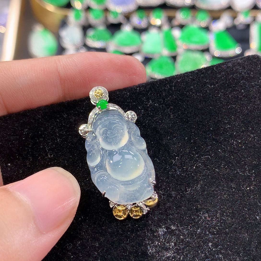 翡翠18K金镶嵌颈饰